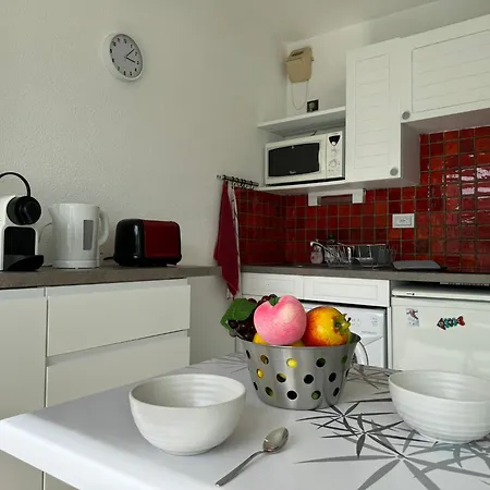 Confortable Studio, Wifi, Parking, Proche