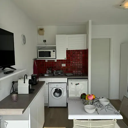 Confortable Studio, Wifi, Parking, Proche